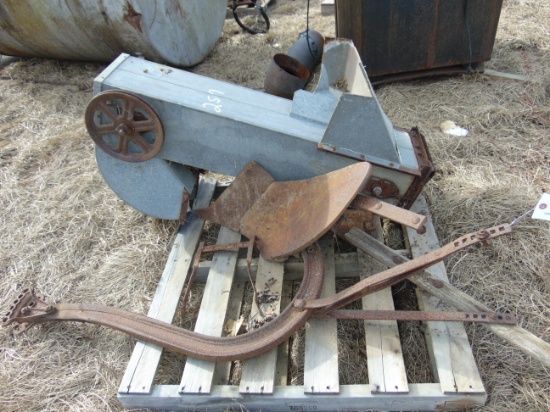 TURNING PLOW AND FEED GRINDER