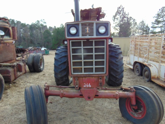 INTERNATIONAL 1066 FARMALL,