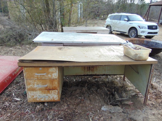 3- DESK