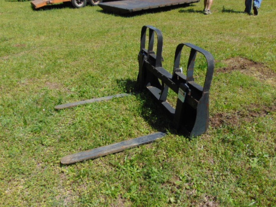 SKID STEER MOUNT PALLET FORKS