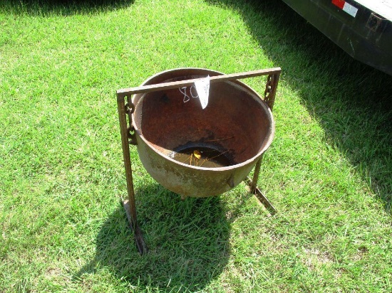 22" WIDE CAST IRON POT WITH STAND