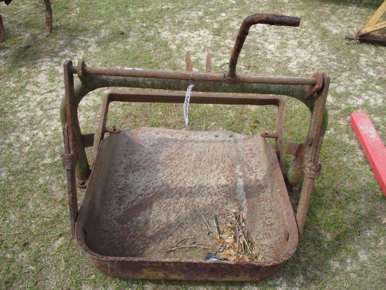 JOHN DEERE 24" DIRT SCOOP