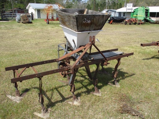 1 ROW COVINGTON SIDE DRESSER ON