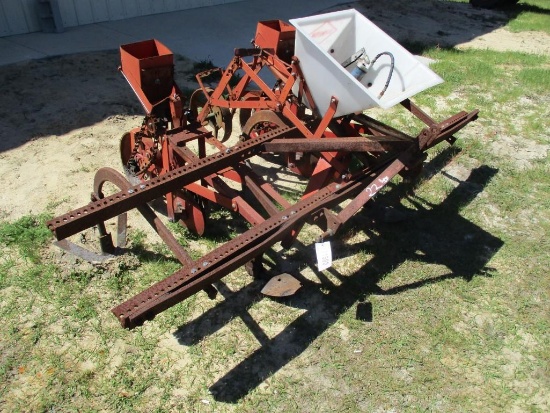 COVINGTON 2 ROW PLANTER ON