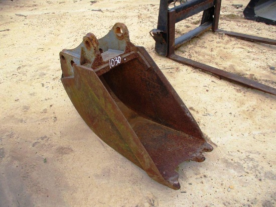 18IN EXCAVATOR BUCKET