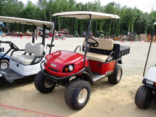 2010 CUSHMAN GOLF CART