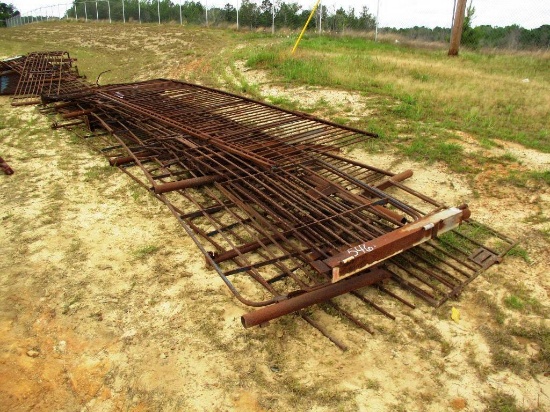 6 HOMEMADE HOG PANELS