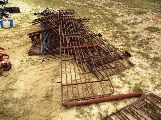 6 HOMEMADE HOG PANELS
