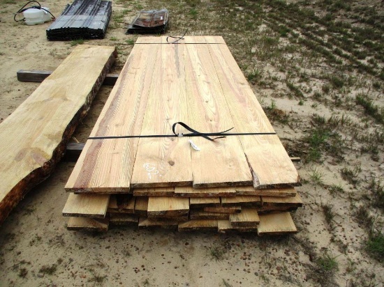1 BUNDEL ROUGH SAWN PINE LUMBER