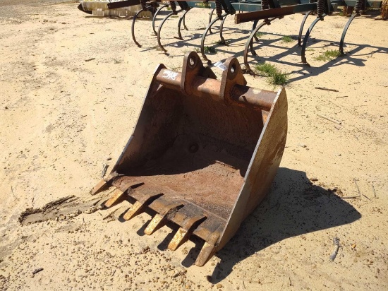 EXCAVATOR BUCKET 36"