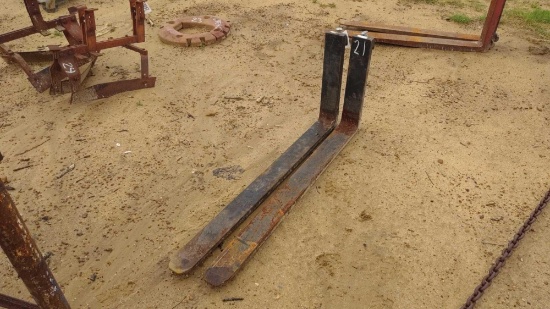 2 PALLET FORKS