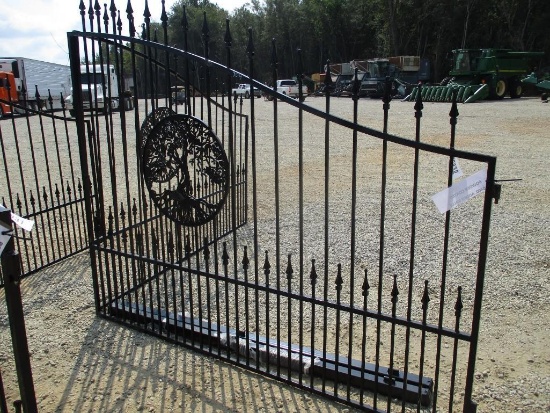 OAK TREE DESIGN 16FT DOUBLE METAL GATE