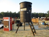 SPORTMAN'S CONDO DEER STAND