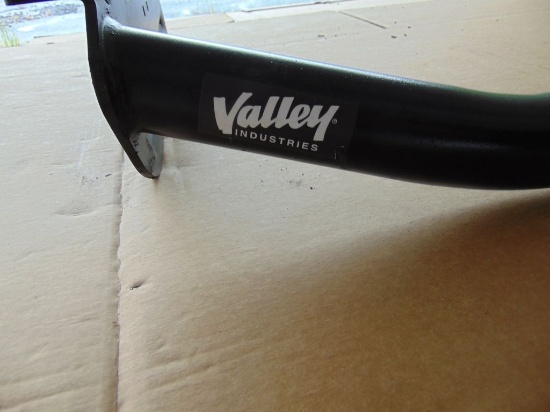 VALLEY MODEL 82170 RECEIVER HITCH,