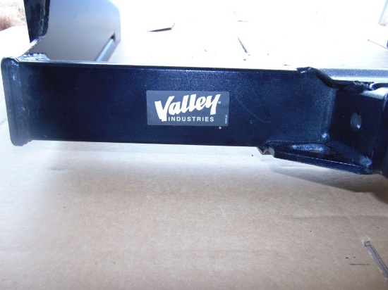 VALLEY MODEL 82500 RECEIVER HITCH,