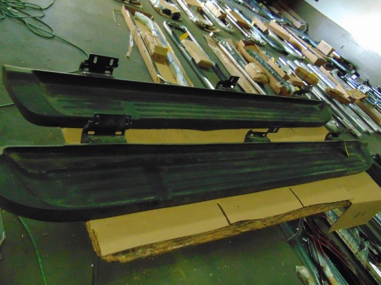 SET OF UNKNOWN TYPE STEP RAILS,