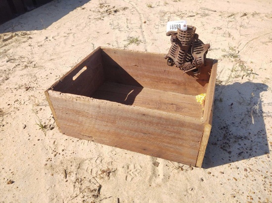 CORN SHELLER AND BOX