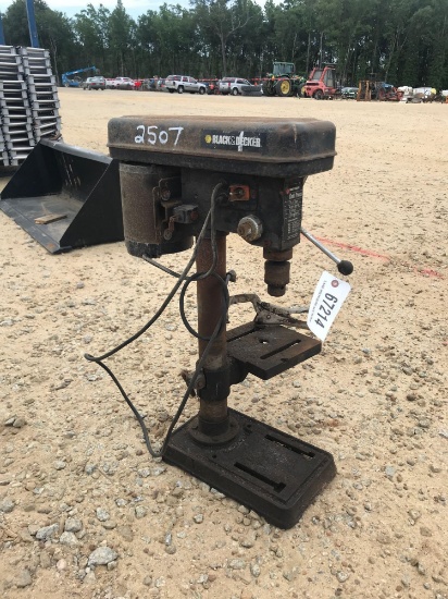 BLACK AND DECKER DRILL PRESS