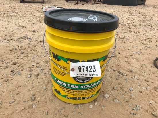 NEW 5 GALLON BUCKET HYDRAULIC OIL