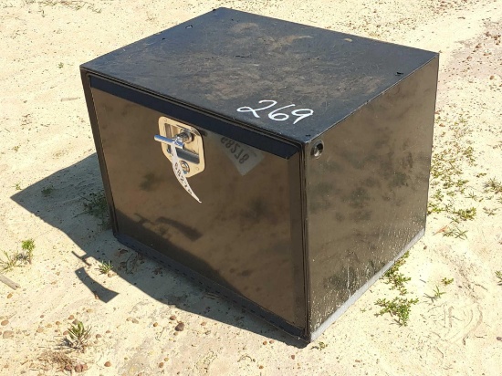 METAL TOOL BOX 18IN X 24IN X18IN