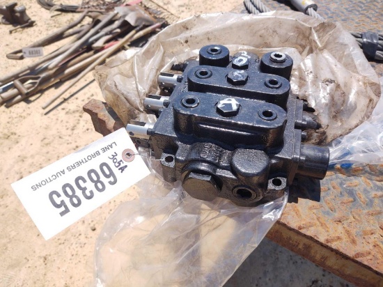 305A- NEW 3 VALVE HYDRAULIC CONTROL BOX