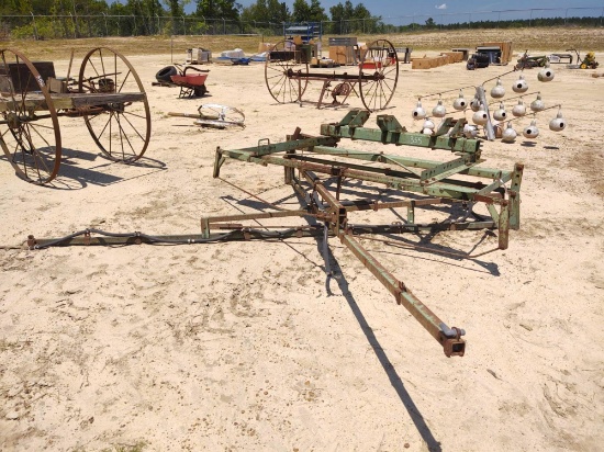 JD SPRAY BOOM FRAME 28FT