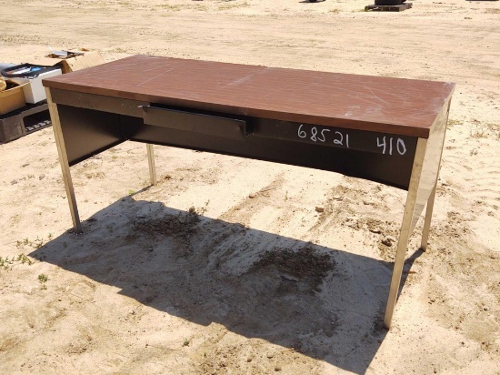 METAL DESK 24IN X 60IN