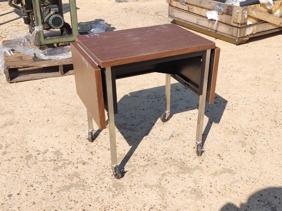 METAL TABLE 24IN X 48IN