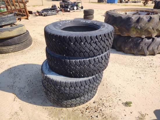 4 - 265/70 R19.5 TIRES