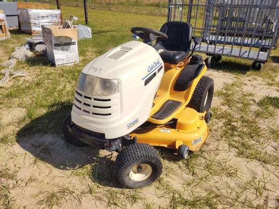 CUB CADET LT1050 LAWN TRACTOR,