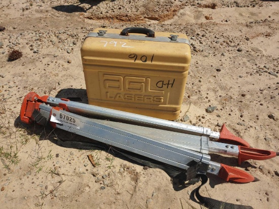 EAGLE ELECTRONIC LEVEL AND TRIPOD