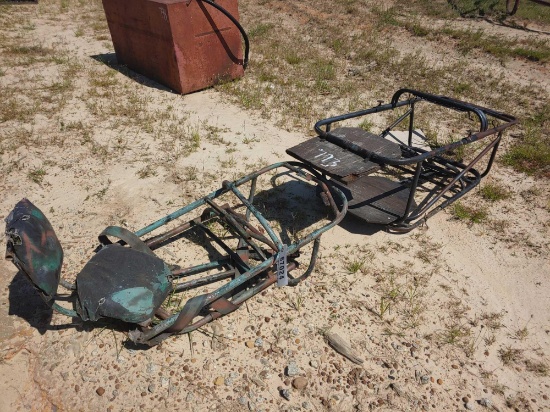 2 CLIMBING DEER STANDS