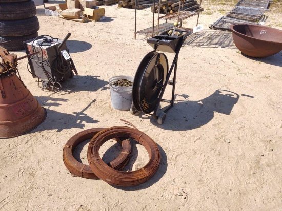 BANDING MACHINE AND STRAPS