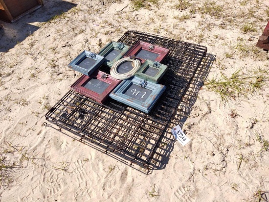 PET CAGE AND PICTURE FRAME