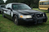 369 - 2004 FORD CROWN VICTORIA