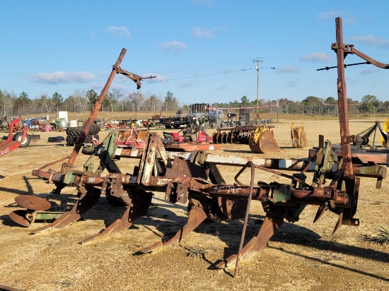 KMC 4-ROW RIPPER BEDDER WITH