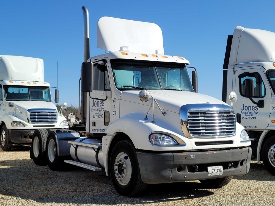 367 - 2007 FREIGHTLINER DAY CAB