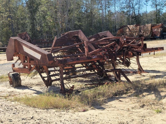 UNITED FARM TOOL 4 ROW PEANUT PLOW
