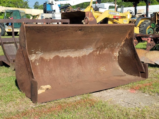 181 - 2.5 YARD BUCKET