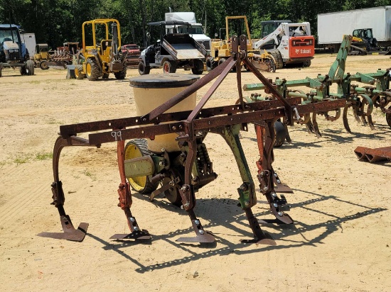 99 -JOHN DEERE 71 1 - ROW PLANTER