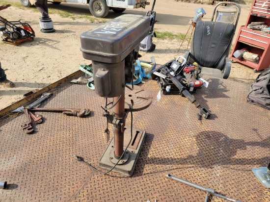 HOMIER 12 - SPEED 1/2 HP DRILL PRESS