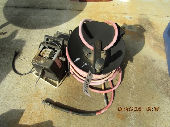 PORTABLE AIR COMPRESSOR AND AIR HOSE REEL