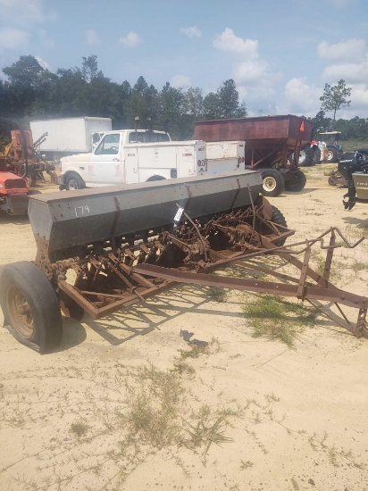 179 - 8' JOHN DEERE GRAIN DRILL,