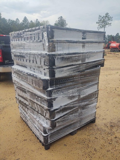 215 - 12 - PLASTIC PALLETS