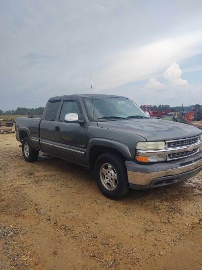 243 - 2000 CHEVY SILVERADO, *