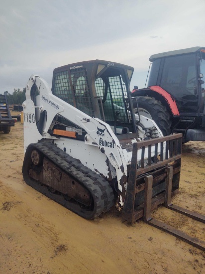 263 - BOBCAT T190 CAB SKID STEER,