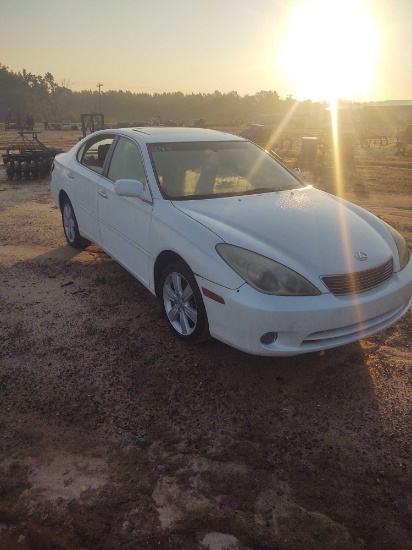 295 - 2005 LEXUS ES330 CAR *