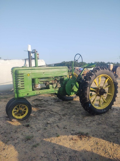 317 - JOHN DEERE MODEL B TRACTOR