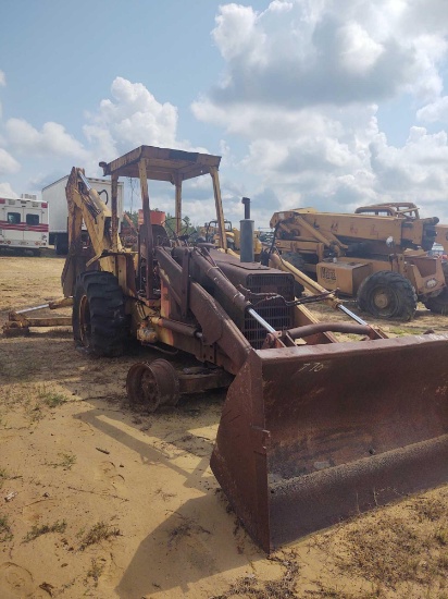 770 - FORD 555 2WD BACKHOE