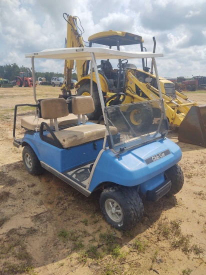 780 - CLUB CAR GAS GOLF CART,